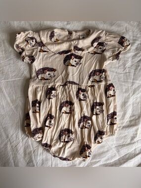 Kate Quinn Hedgehog Short Sleeve Romper • Size 18-24m